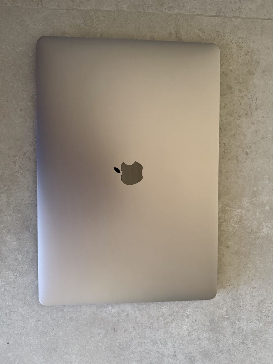 Apple Portables: MacBook Pro 2017 – D'occasion à Grossaffoltern par david_f 1