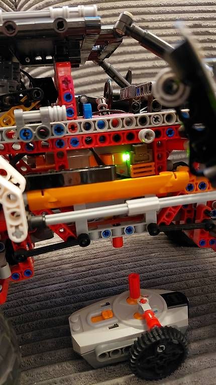Lego Kit di costruzioni: LEGO Technic 4x4 Crawler 9398 – Usato da Eschlikon TG venduto da Sepp19 3