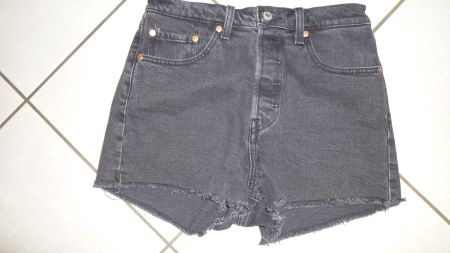 Damen-Levi's-Shorts schwarz / Grösse 28