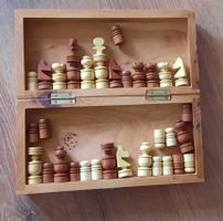 Schachspiel Holzfiguren mit Brett 24x24cm