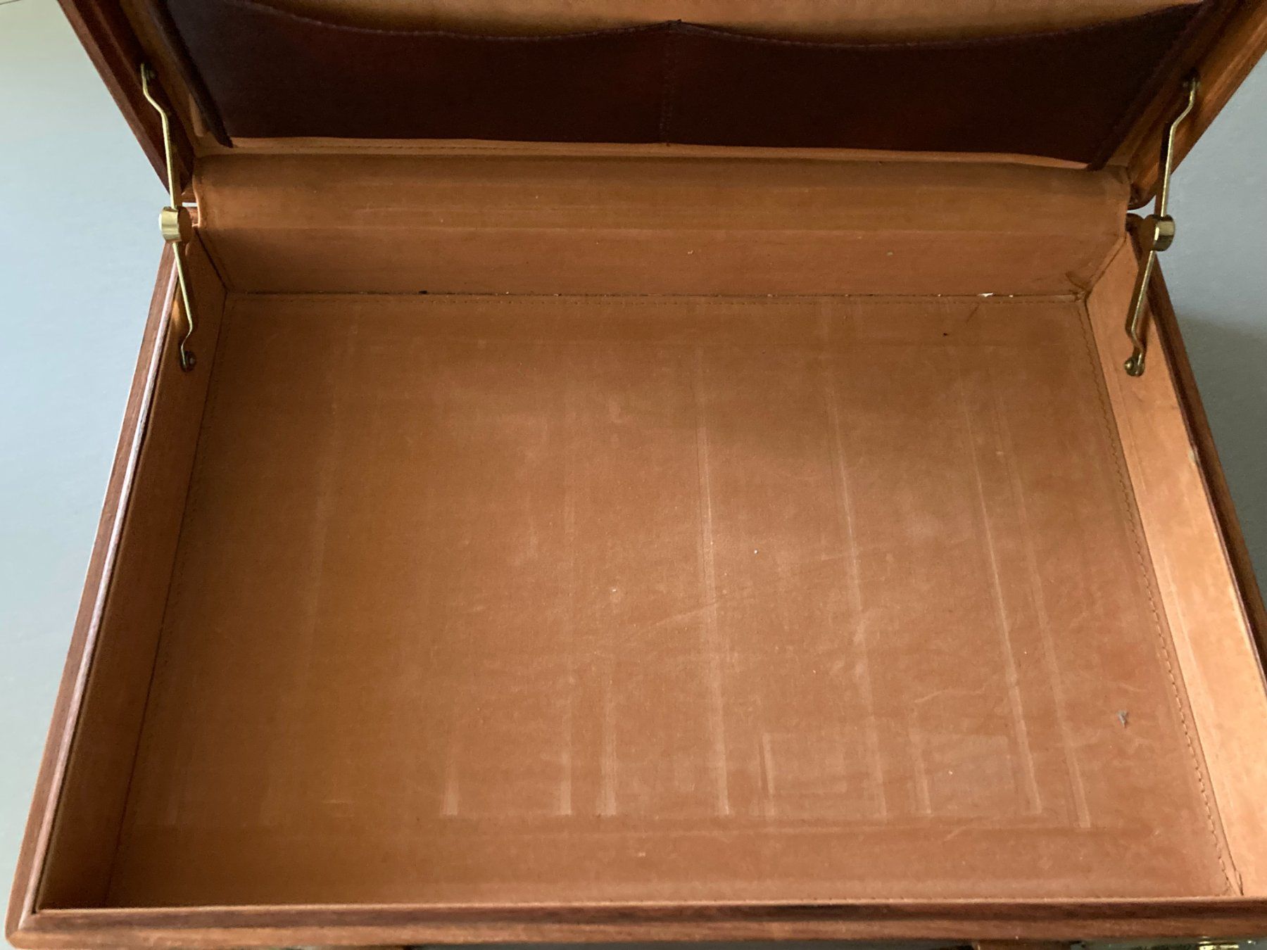 Valises de voyage: Aktenkoffer aus Holz – D'occasion à Obfelden par miau68 4