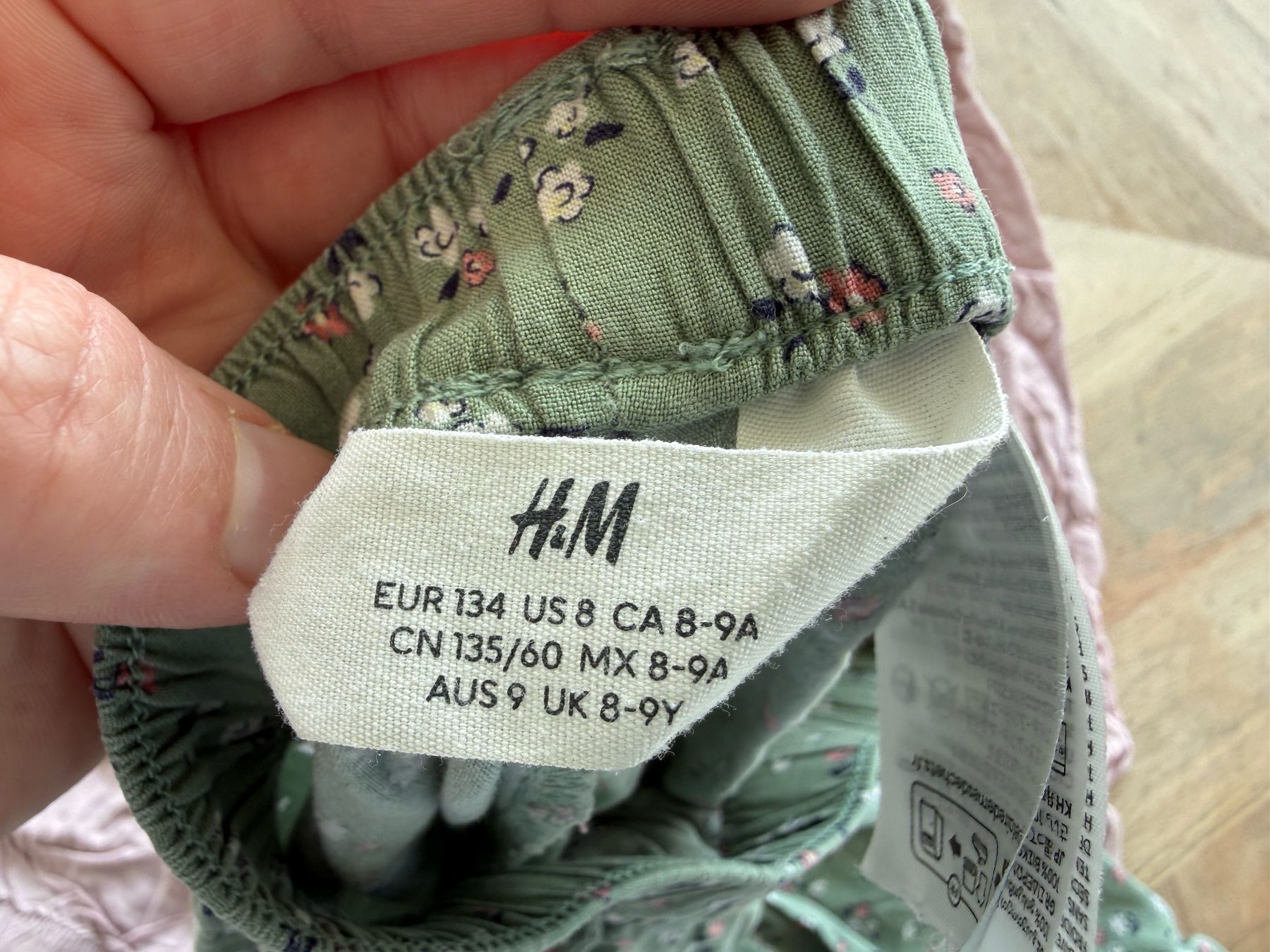 H&M Pantaloni: Joggpants Jogger 3er Pack, Gr. 134 – Usato da Eggenwil venduto da Lissi82 5
