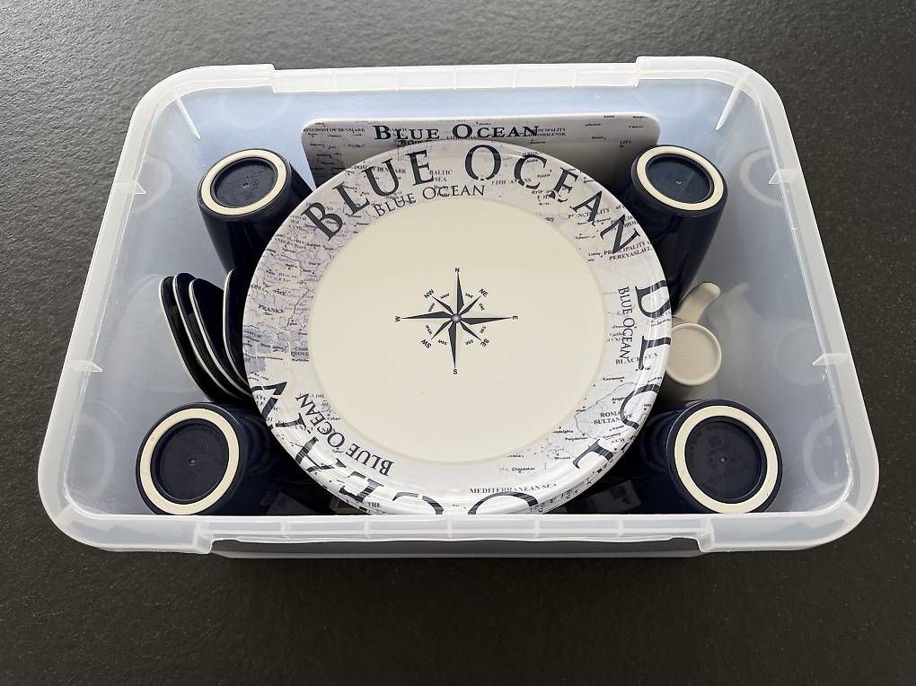 Set di piatti: 50-teiliges Camping-Geschirr Blue Ocean – Usato da Kreuzlingen venduto da Luciano60 2