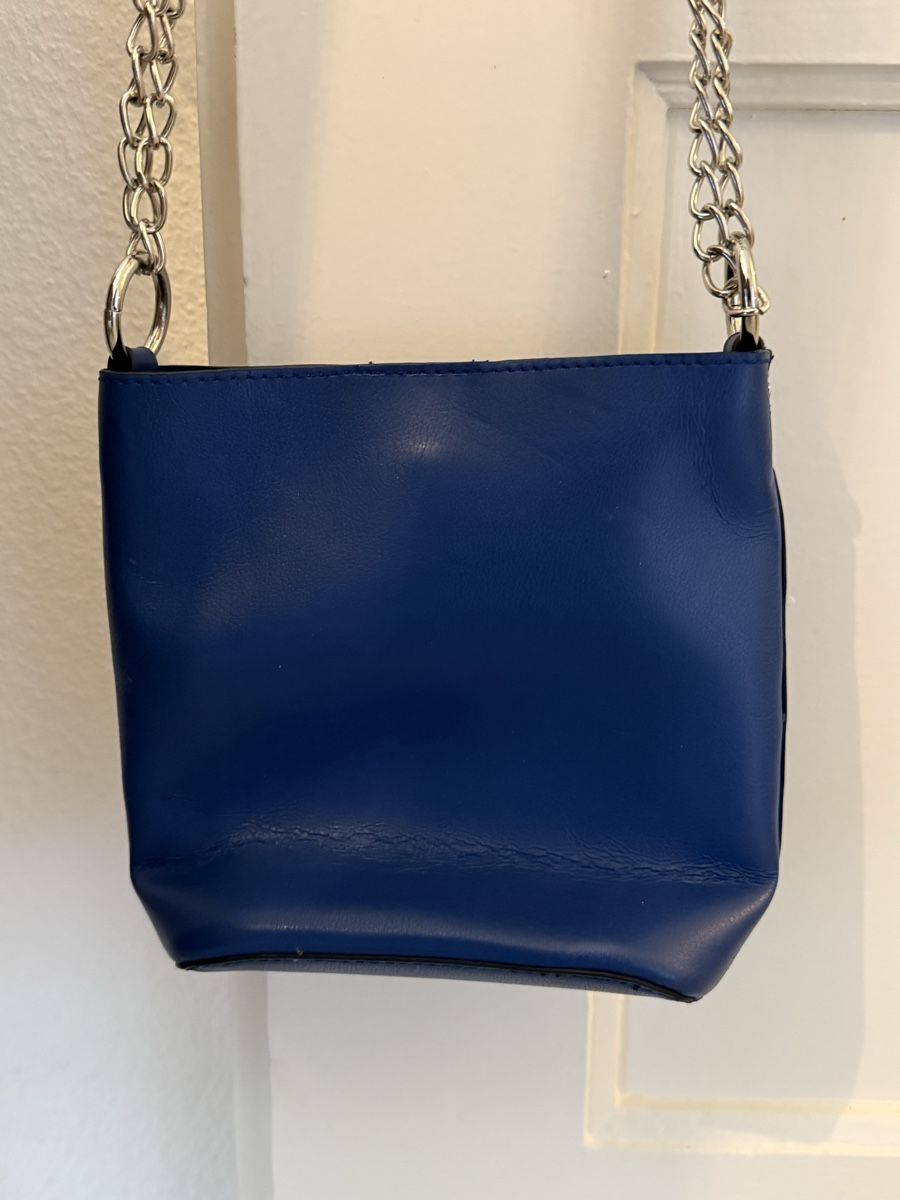 Borse da donna: Handtasche in Blau mit Silberkettem – Usato da Basel venduto da zukk_ 1