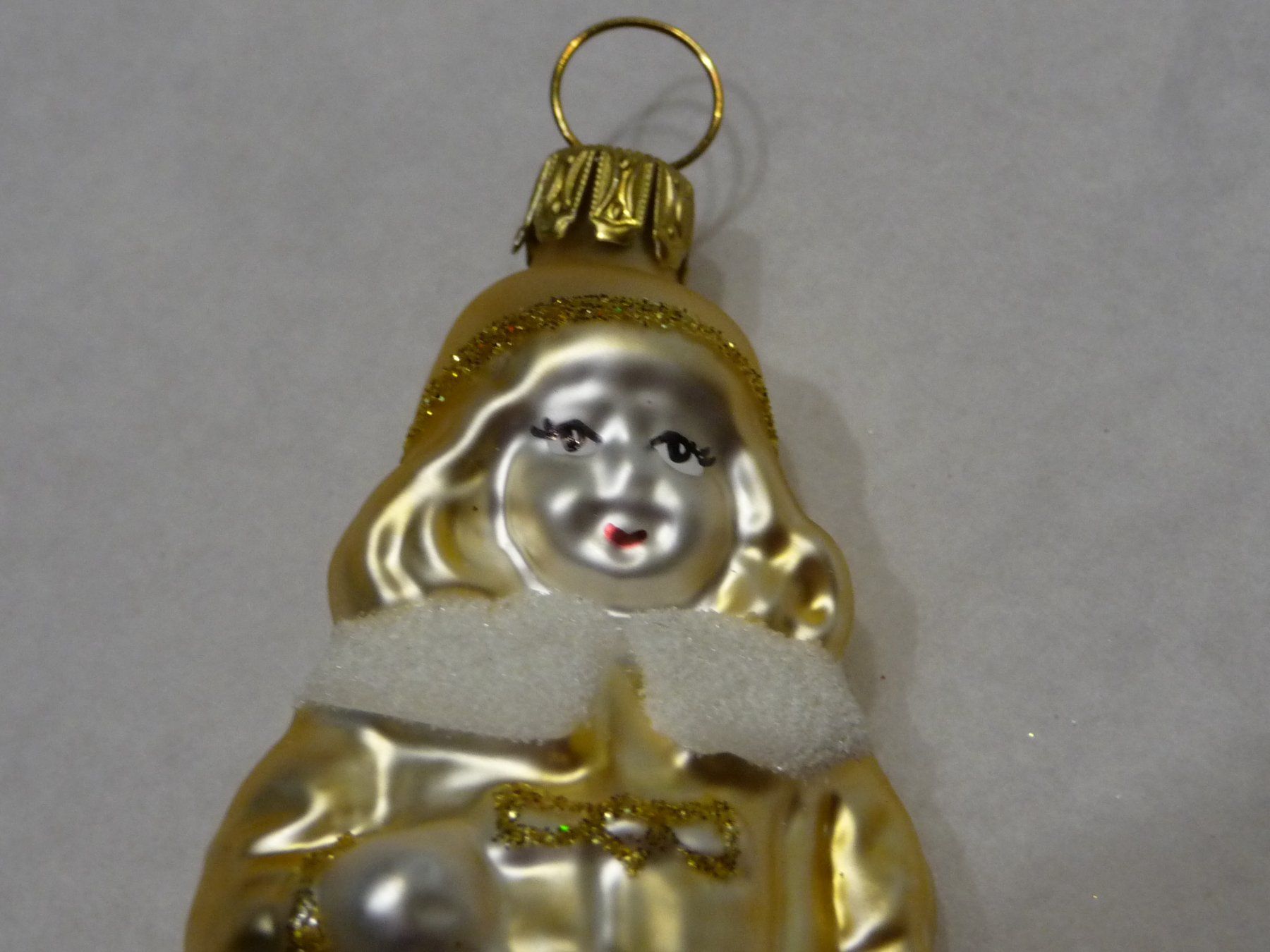 Toutes les décorations: Mädchen mit goldenem Kleid Christbaumschmuck – Neuf avec emballage d'origine à Alpnach Dorf par marvo 2