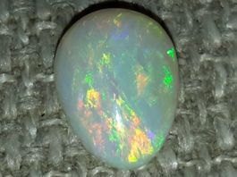 Australischer Multicolor Flashfire Opal 1.46ct