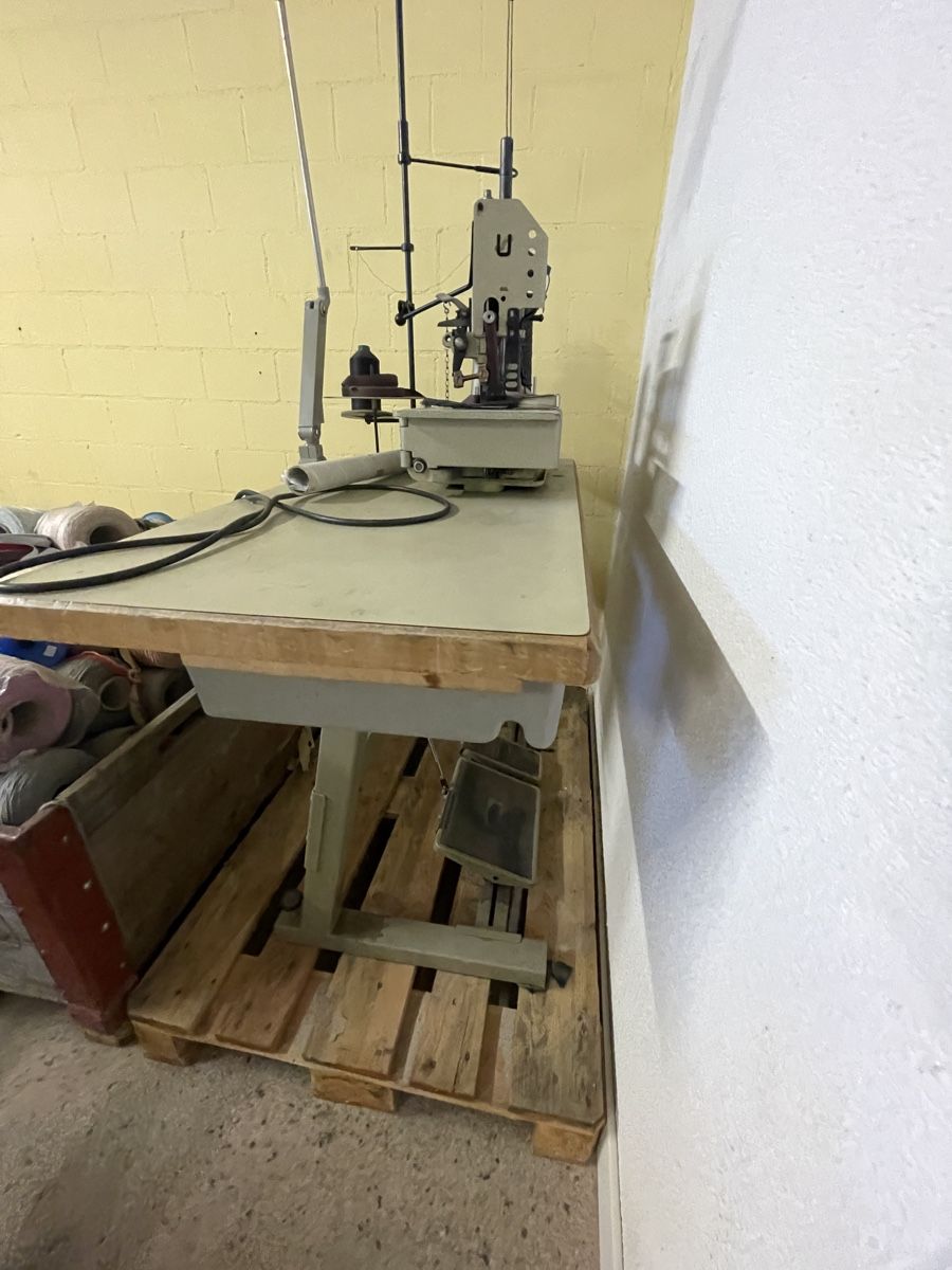 Machines à coudre: Union Special Teppichnaehmaschine – D'occasion à Stallikon par Xilef89 2