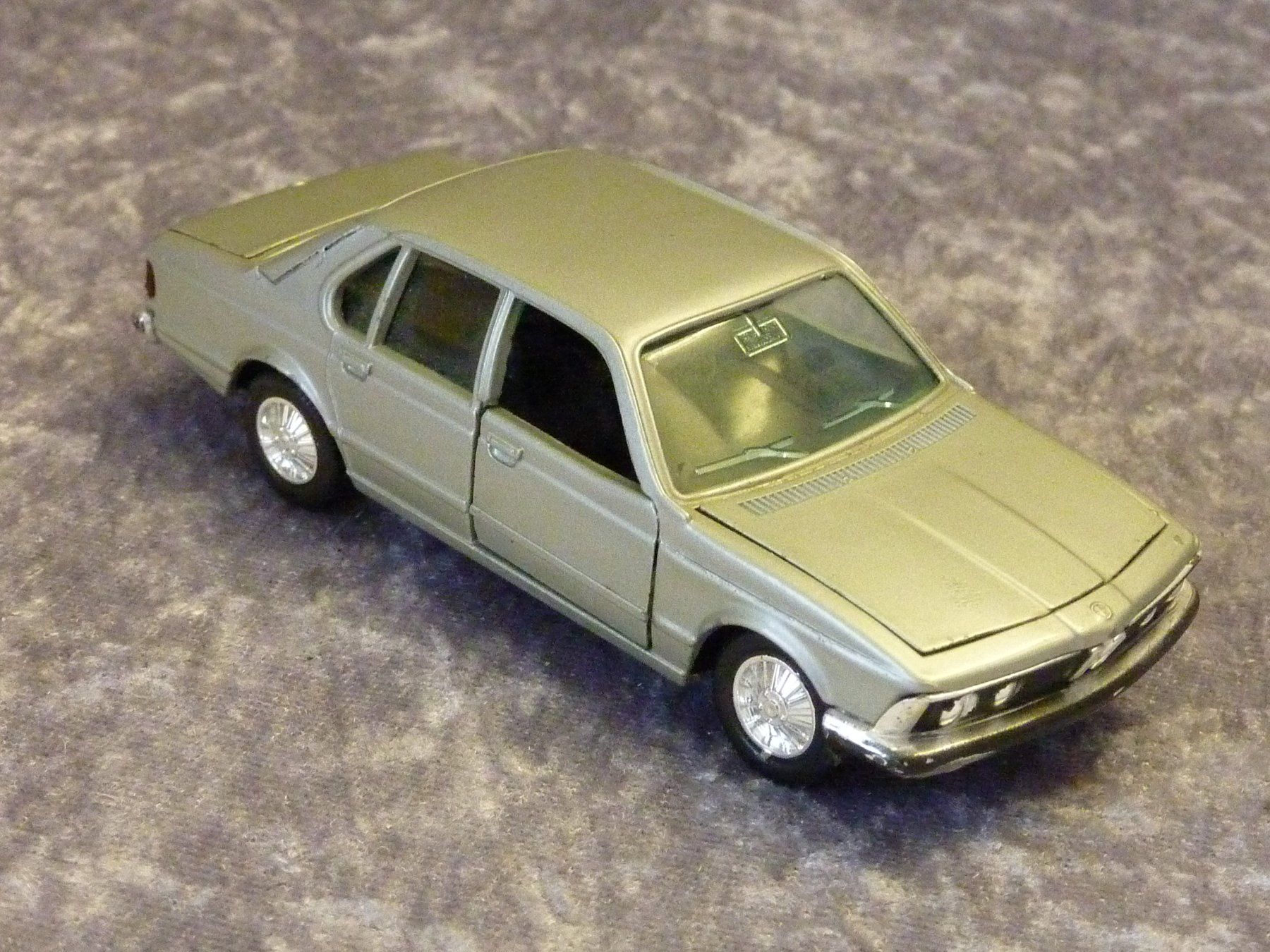 BMW Modellini d'auto: BMW 735i E23 1:43 – Nuovo (secondo la descrizione) da Dürrenäsch venduto da modellautos4you 3