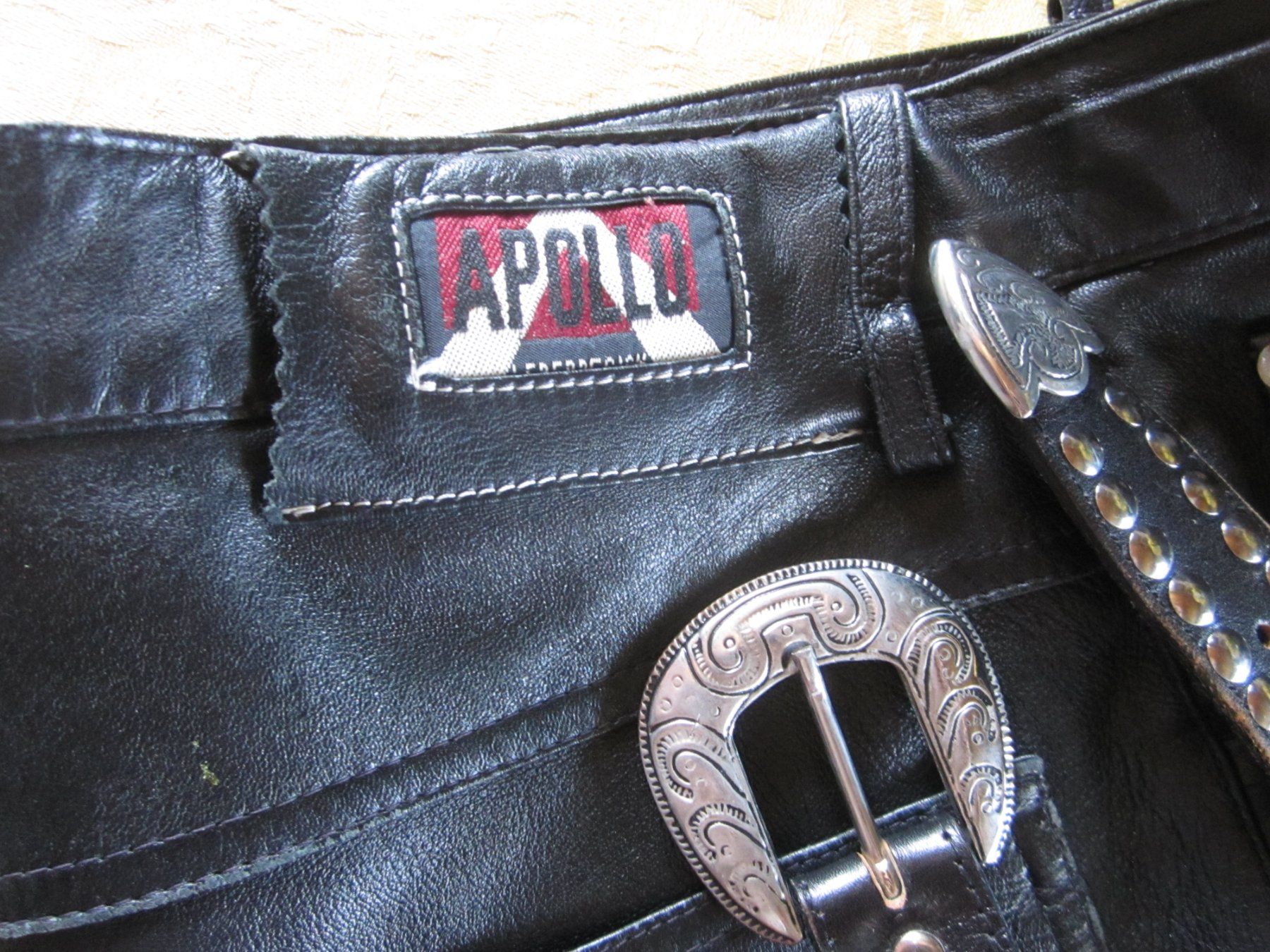 Pantaloni: Lederhose schwarz – Usato da Binningen venduto da flugi30 1