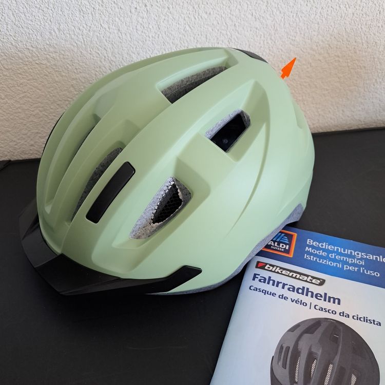 Elegantes Fahrradhelm Von Aldi Bildernull