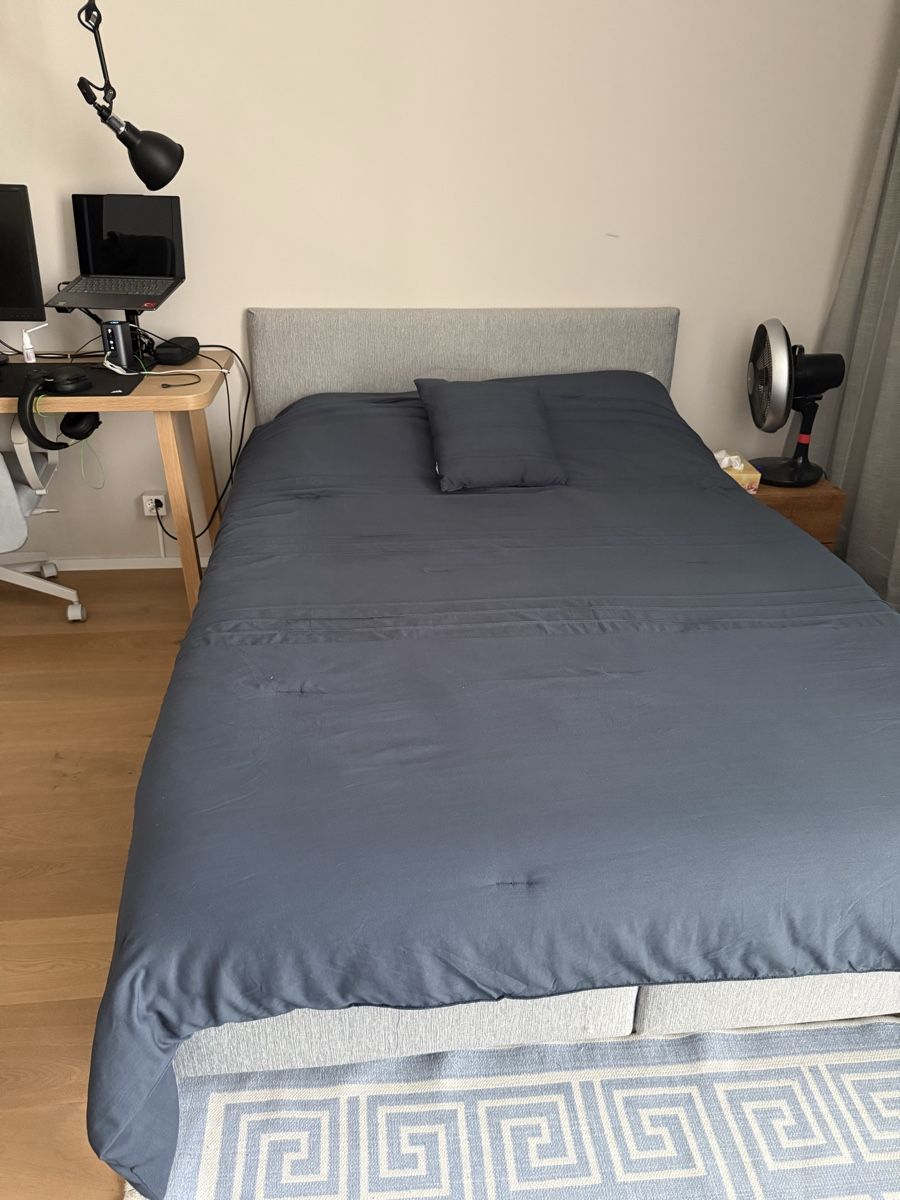 Letti: Box spring bed grey fabric 140x200cm good condition – Usato da Horgen venduto da July72