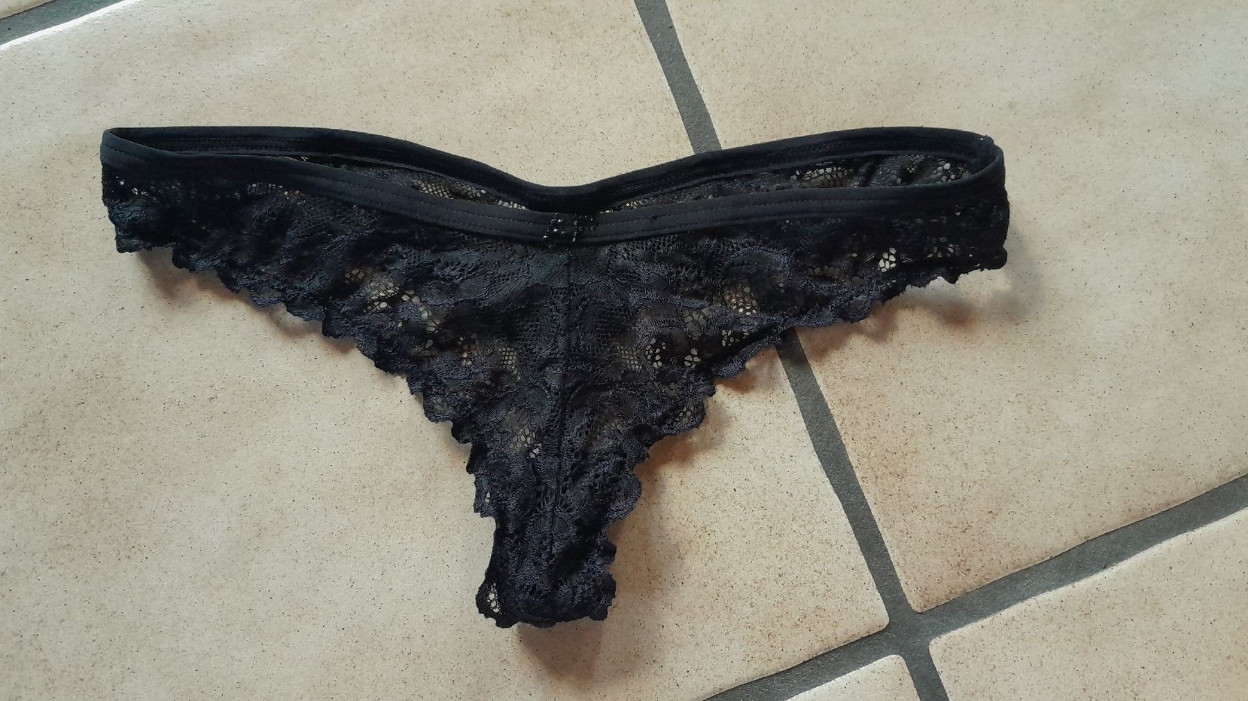 Autres dessous: Tanga aus Spitze – D'occasion à Innerthal par System_of_a_down