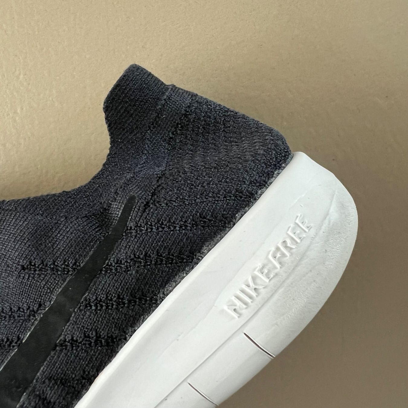 Nike Damenschuhe: NIKE Free Sneakers 🖤 – Gebraucht aus Zürich von ClosetQueen 8
