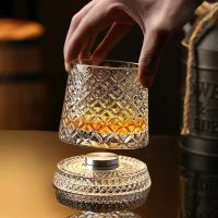 Rotierendes Kristall Whiskyglas mit Glasboden 360° drehbar
