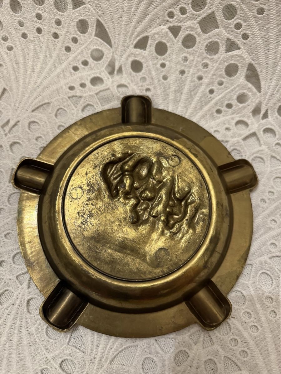 Portacenere: Alter Aschenbecher mit Relief Vintage 20cm Dm – Usato da Frenkendorf venduto da Only1 6