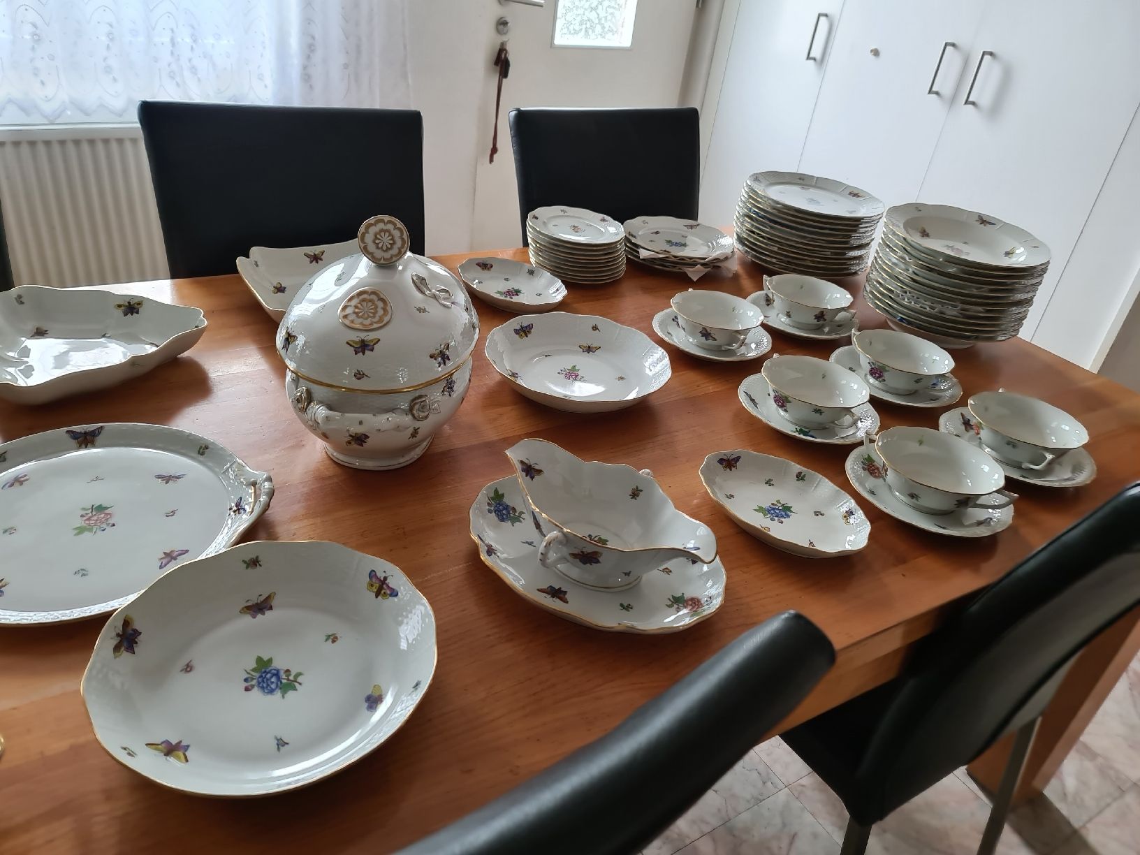 Herend Set di piatti: antiker Herend Speiseservice Papillon & Fleur ca. 50 Teile – Usato da henau venduto da Rockj 4