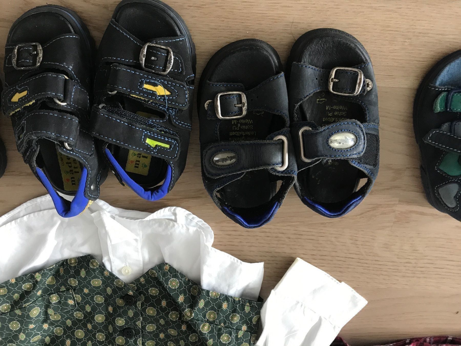 Kleiderpakete & -sets: Kinderkleider und Schuhe 92-110, 19-24 – Gebraucht aus Winterthur von Alp9 3