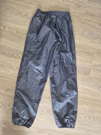 Regenhose dunkelblau Grösse 140/146, Bund mit Gummi