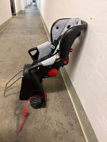 Ersatzteile: Kinder-Fahrradsitz – Gebraucht aus Bern von bob_clj7 1