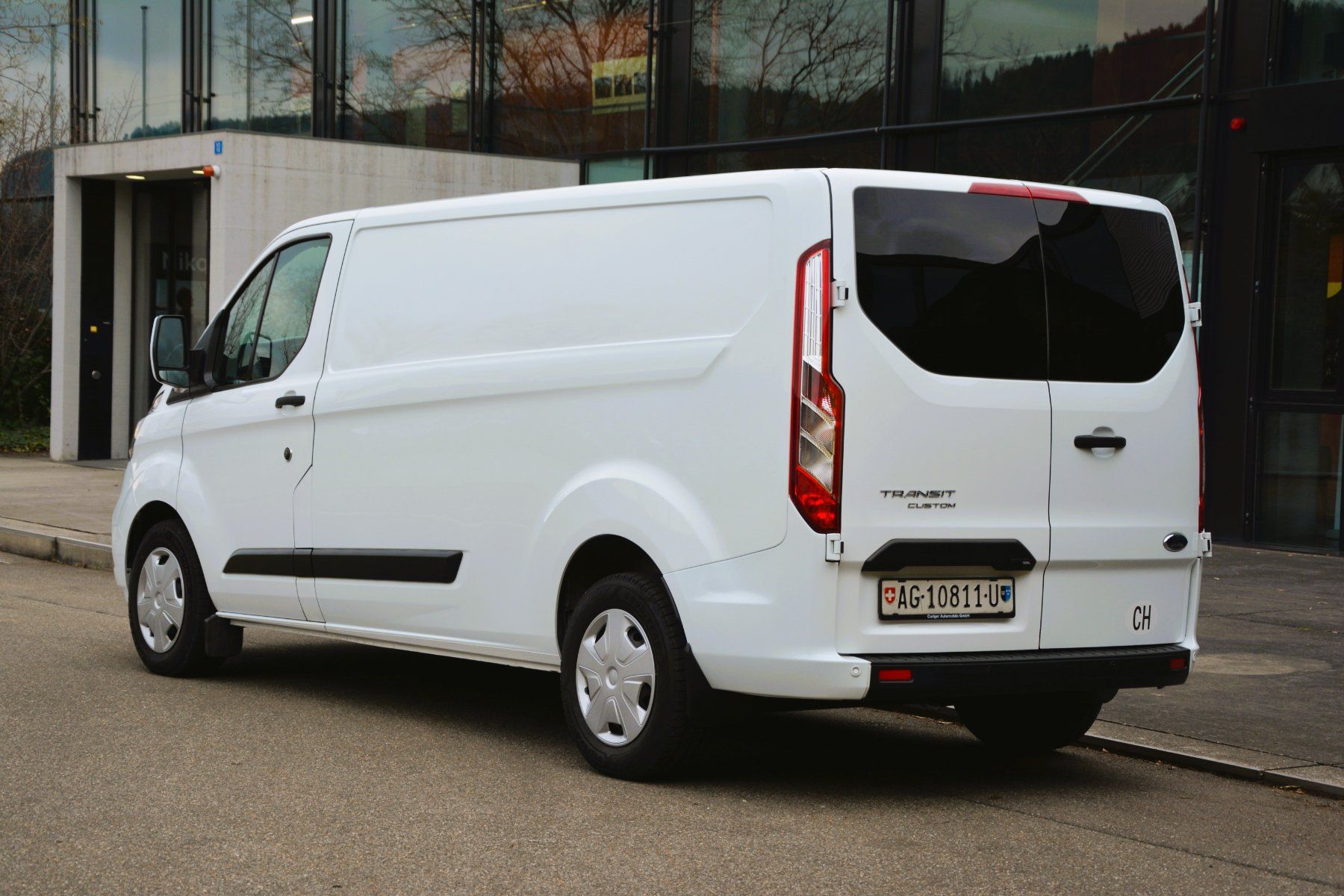 Ford Veicoli commerciali: FORD Transit Custom Van 300 L2H1 Trend A – Usato da Oberkulm venduto da Curiger-Automobile 3