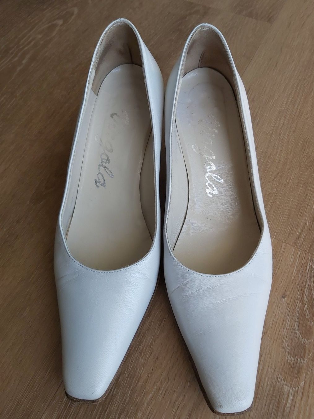 Chaussures femmes: Pumps, echtes Leder, weiss – D'occasion à Dielsdorf par Janisjan 2