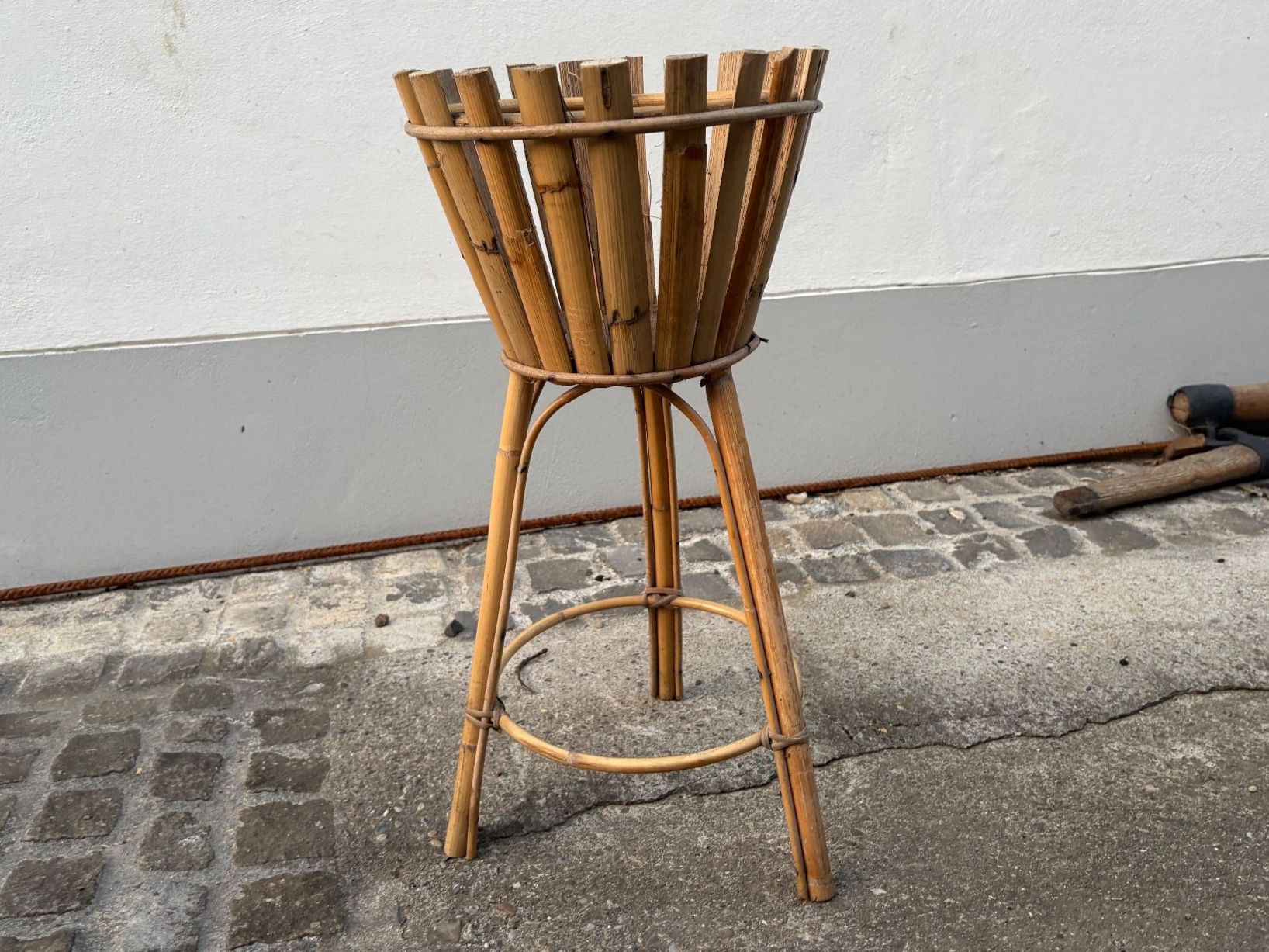 Schner Blumenstnder aus Bambus - Perfekt fr den Garten (Gebraucht) in  Regensdorf fr CHF 12  nur Abholung auf Ricardo kaufen
