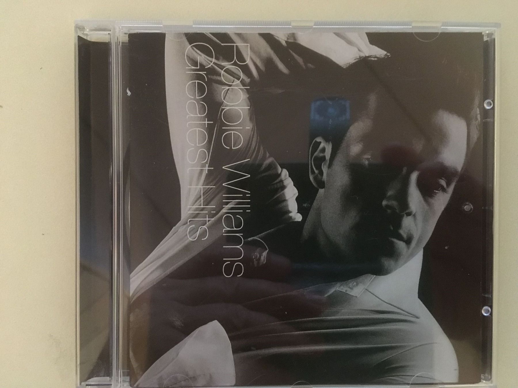 CD: Robbie Williams -Greatest Hits – Usato da Rüti ZH venduto da Ochello