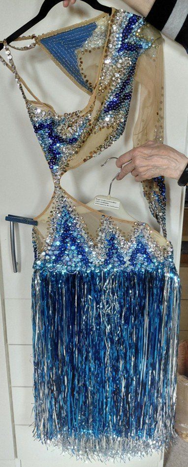 Kleider: Turniertanzkleid Latin – Gebraucht aus Bottenwil von hve_sj65