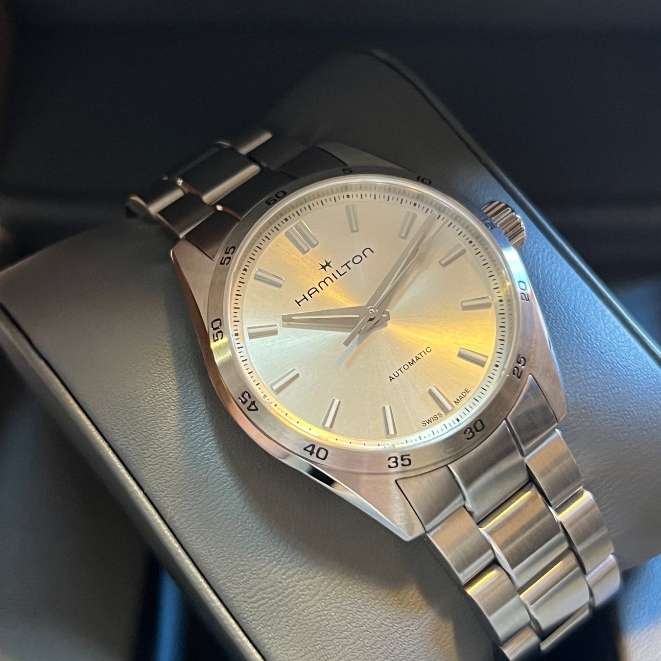 Hamilton Orologi: Hamilton Jazzmaster Auto Silver Dial Full Set H36105150 – Usato da Carouge GE venduto da Watchaser 7