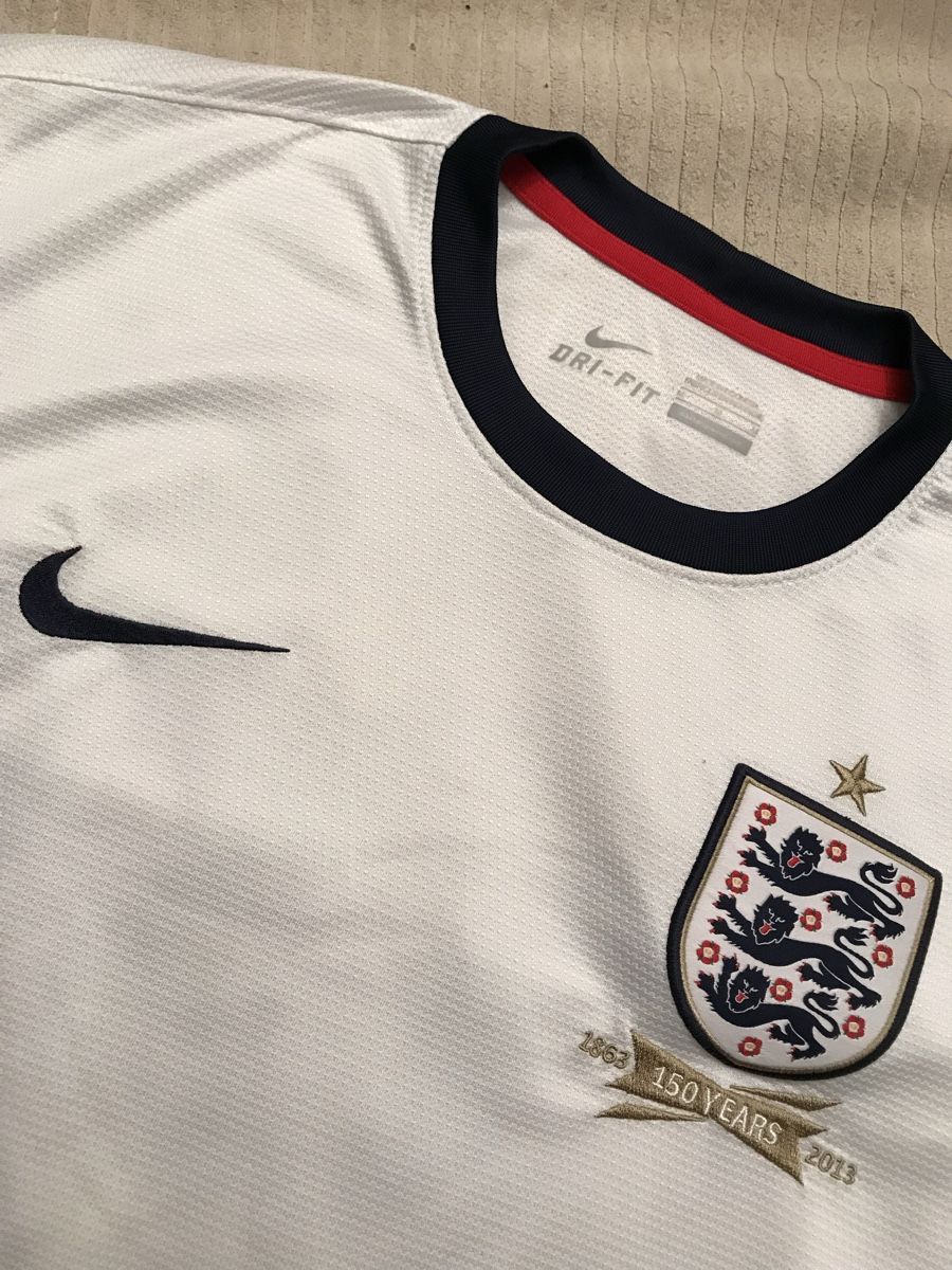 Nike Leibchen & Hosen: Vintage England Trikot – Gebraucht aus Olten von juliansaibene 1