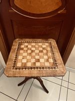 Scacchiera da tavolo in legno con base