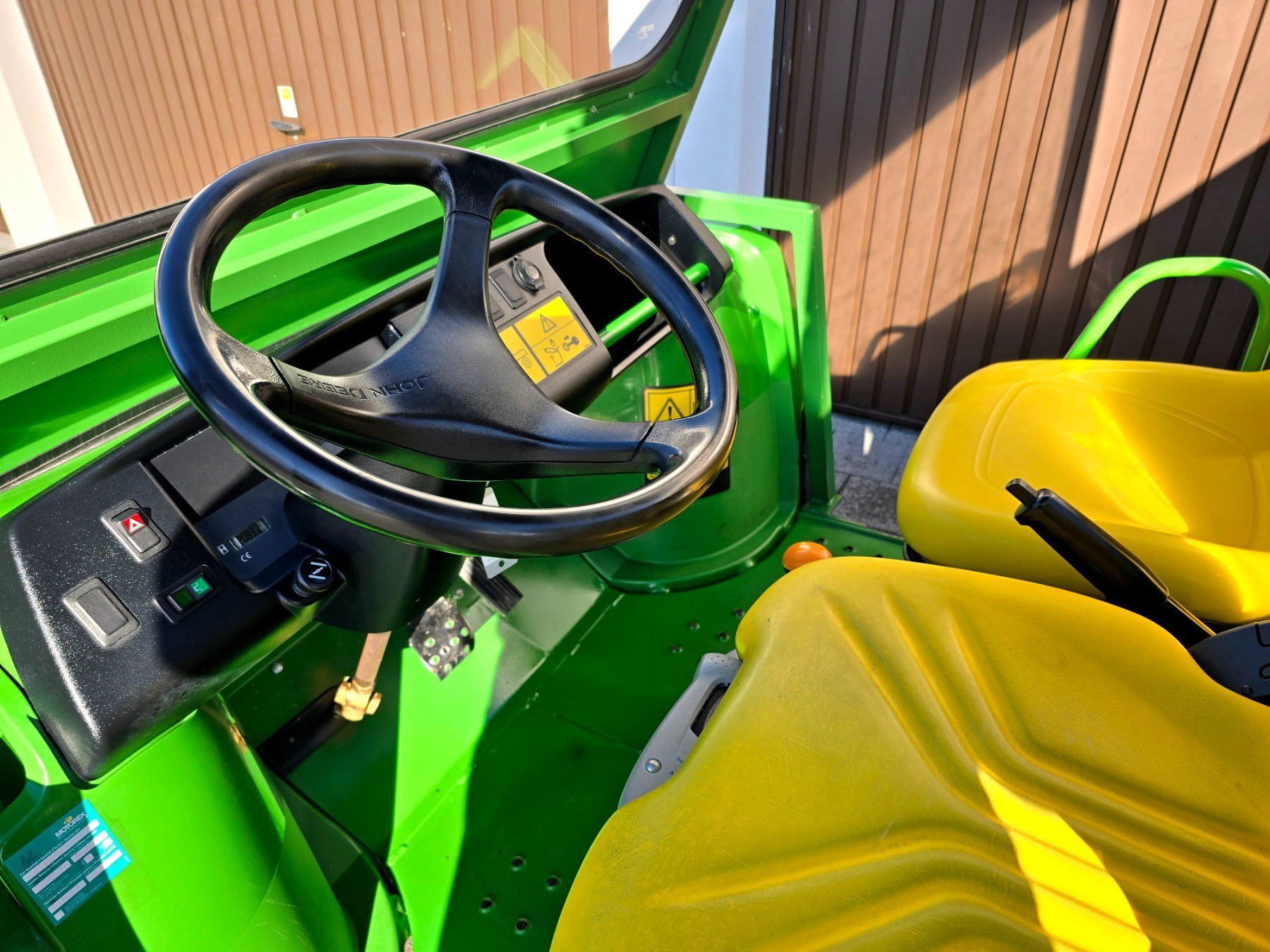 John Deere Trattori: John Deere Gator 4x2 TX – Usato da Reinach AG venduto da Seeblick.24 6