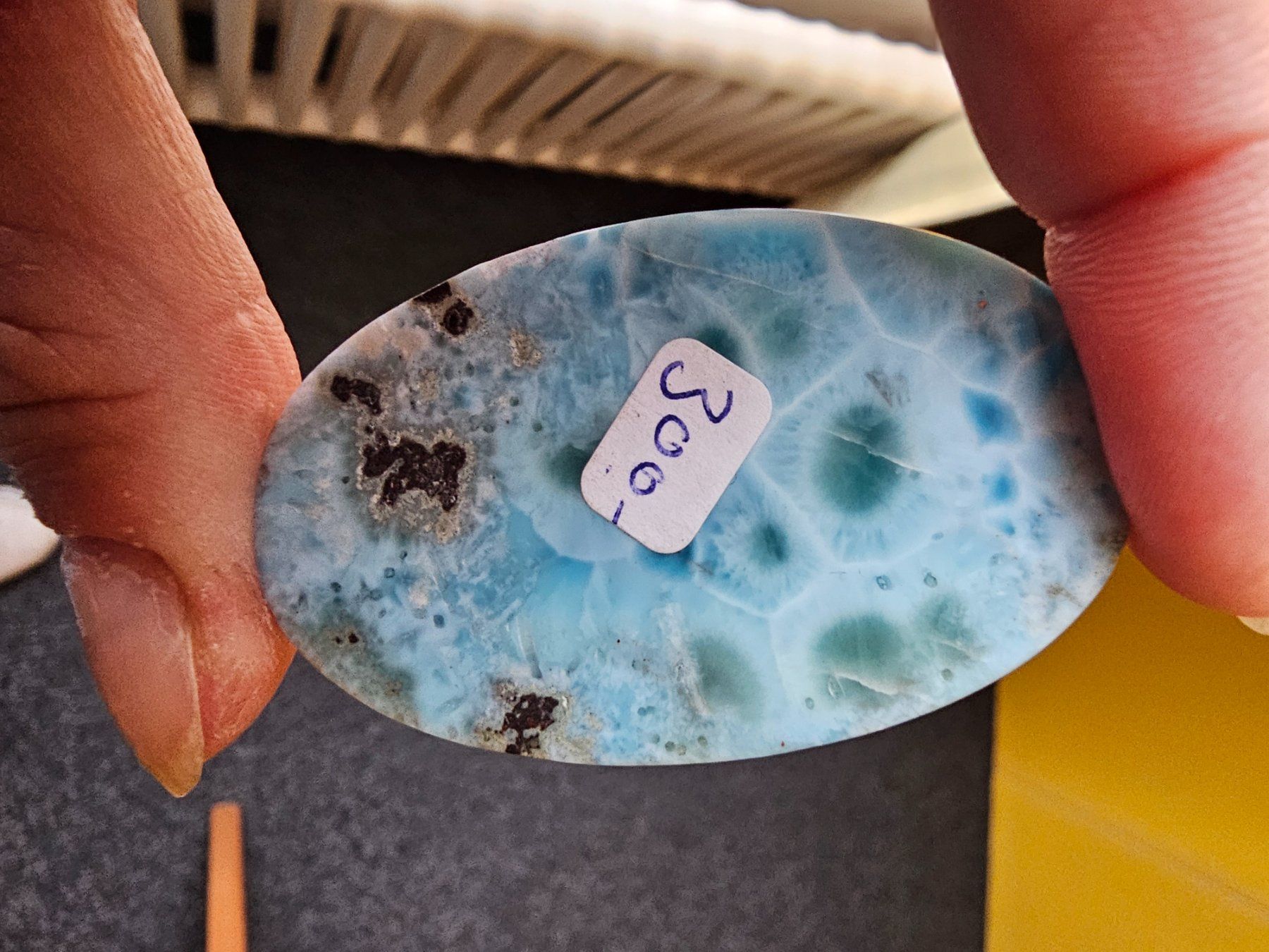 Minerali & Pietre curative: Larimar – Usato da Speicher venduto da Tamara116