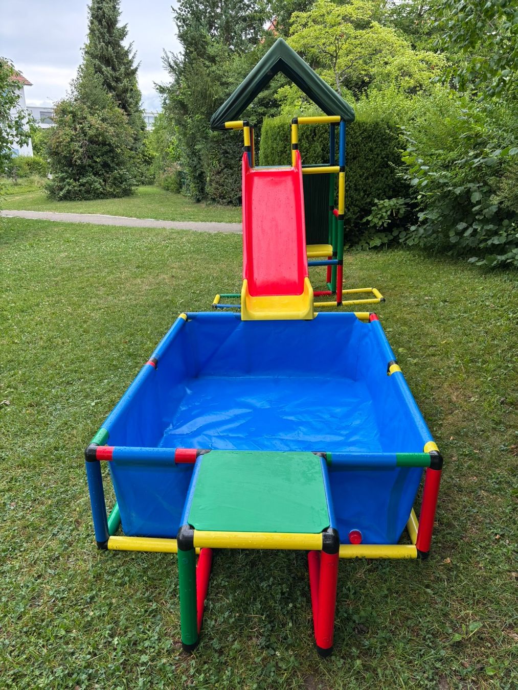 Piscine: QUADRO Wasserrutschen-Kletterturm mit Modularrutsche, Pool L – Usato da Zürich venduto da Farmer79 1