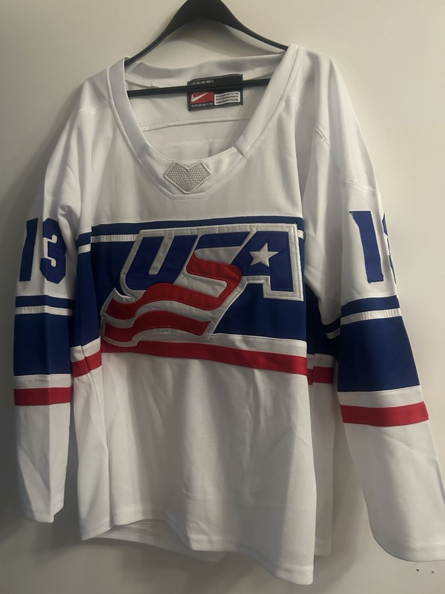 Nike Canottiere & Pantaloni: Orginal Autograph Johnny Gaudreau Jersey – Nuovo e nell'imballaggio originale da Effretikon venduto da PrimeTimeB