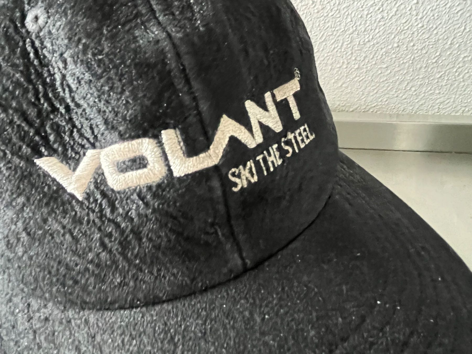 Copricapi, berretti & cappellini: Vintage: Schildmütze/Cap VOLANT schwarz – Nuovo (secondo la descrizione) da Adliswil venduto da eri.40 2
