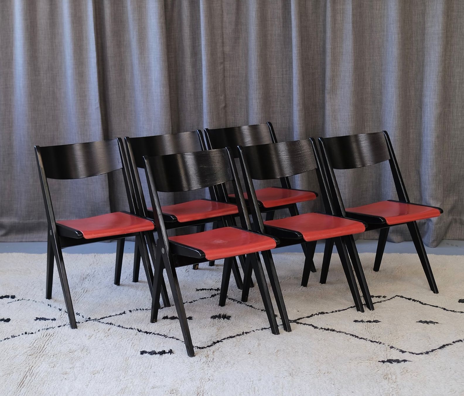 Sedie: 6 folding chairs 1950's Jean Prouvé style – Usato da Bern venduto da Zmodern_VIN 2