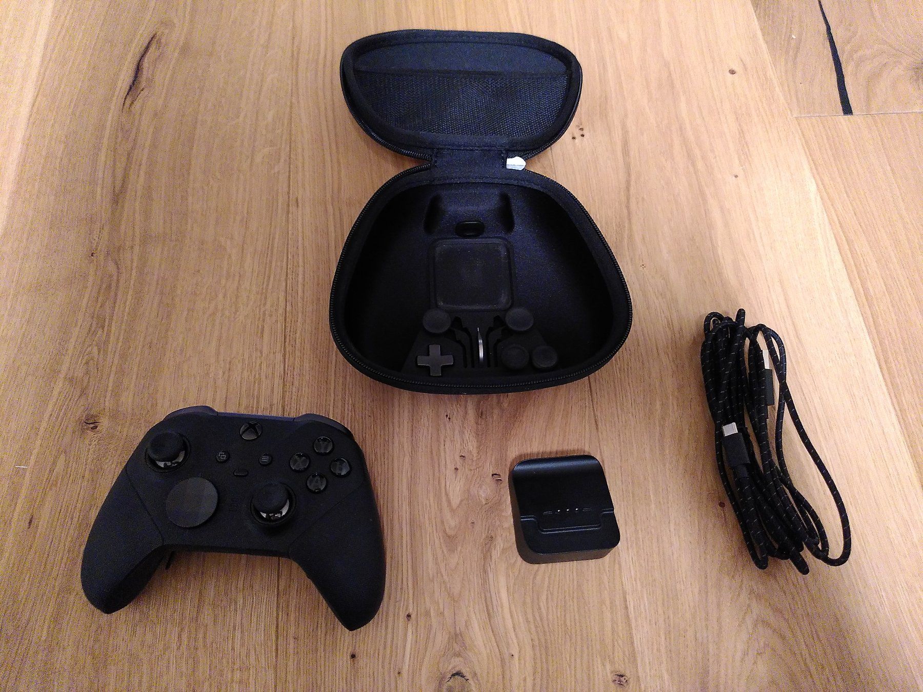 Microsoft Controller: Xbox Elite Wireless Controller Series 2 inkl. Zubehör – Usato da Rothrist venduto da Schrottbox