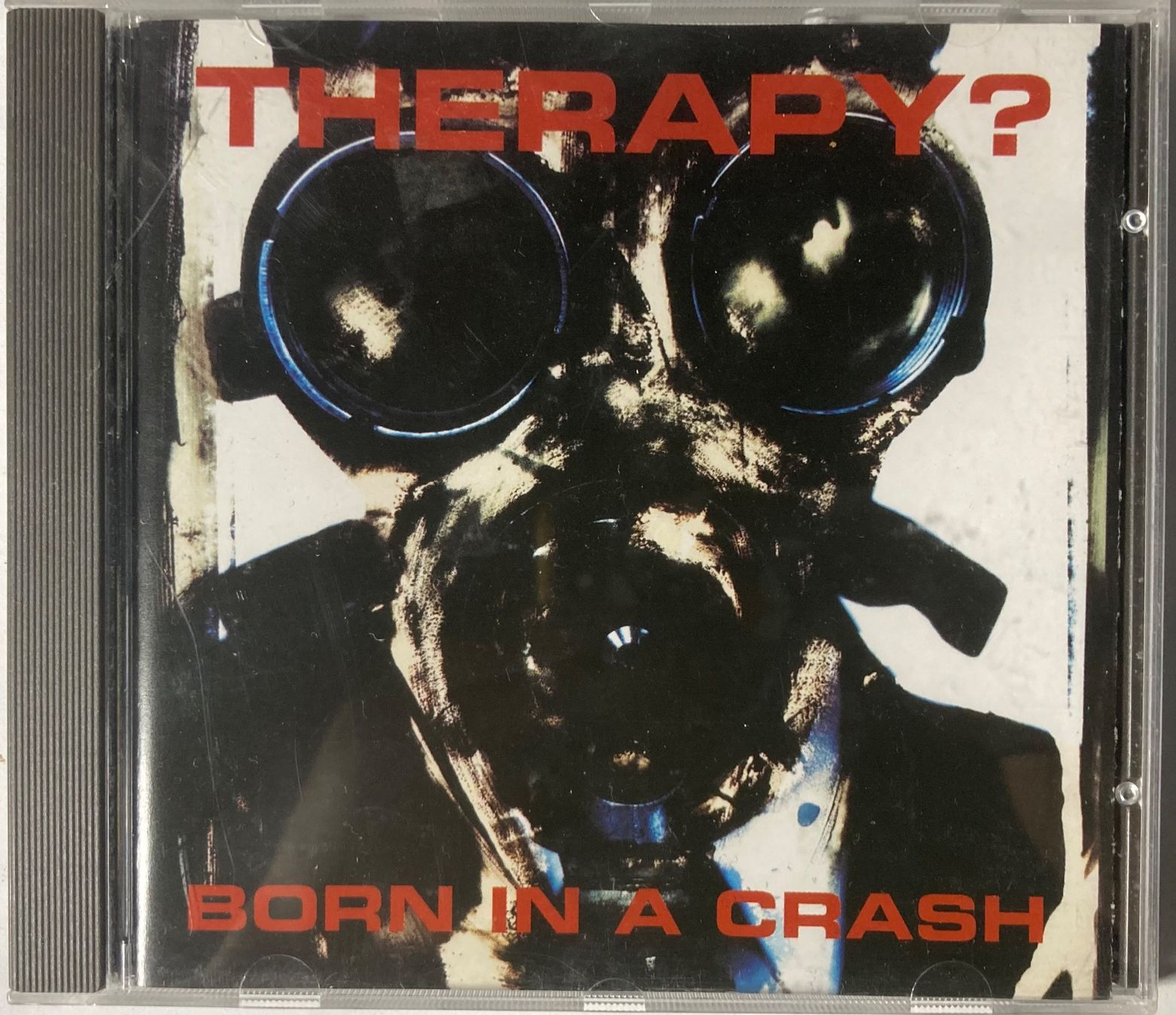 CDs: THERAPY - BORN IN A CRASH – Gebraucht aus Poliez-Pittet von Newtown-Records