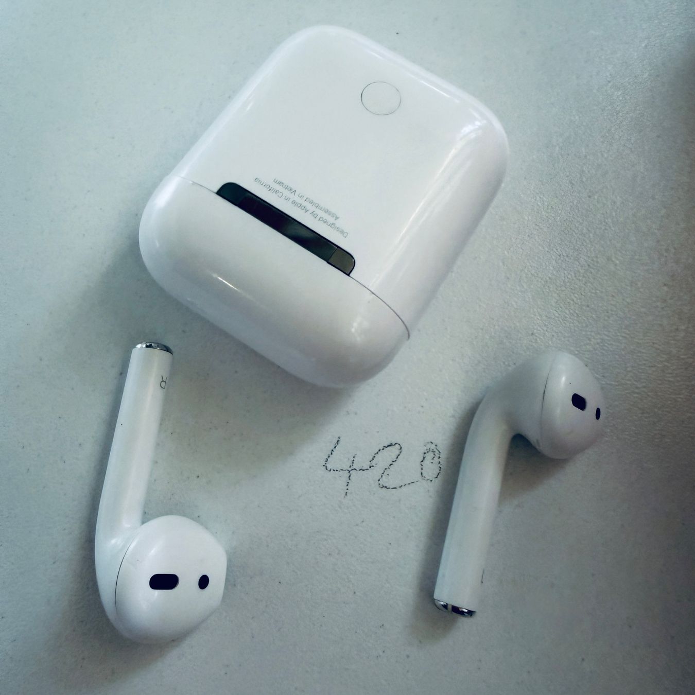 Apple Casques audio: Original Apple AirPods 2 Gen. Wireless Kopfhörer & Case – D'occasion à Basel par MY.AIRPODS.SHOP 2