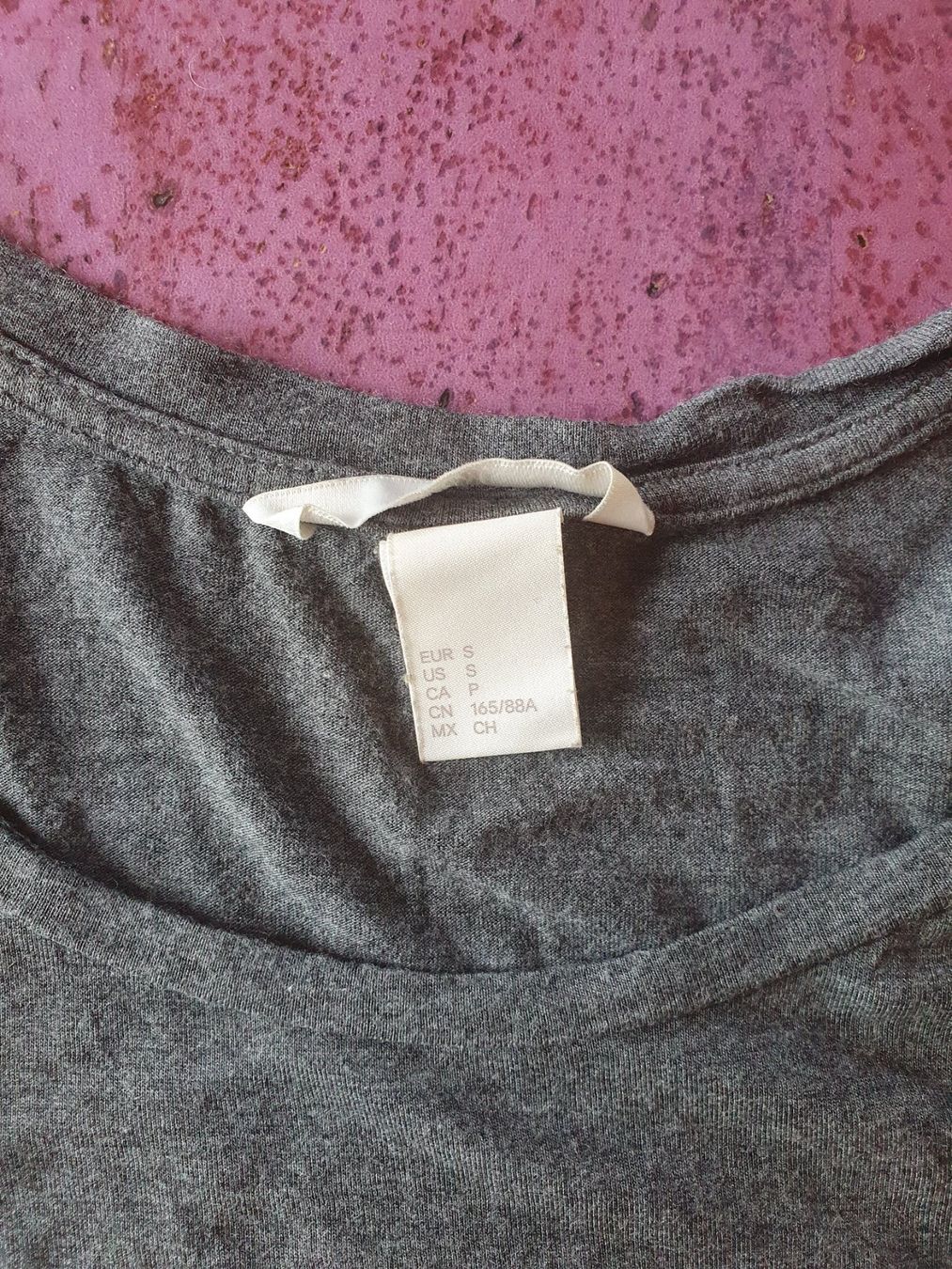 H&M T-shirt: T-Shirt – Usato da Moosseedorf venduto da Sonnenschein.. 1