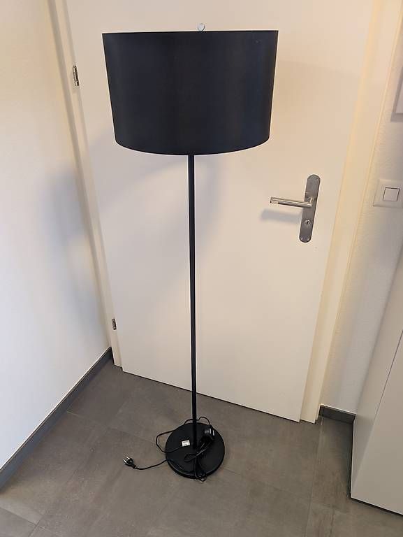 Livique Lampen: Stehleuchte Maserlo Livique – Gebraucht aus Basel von ben_k7cp