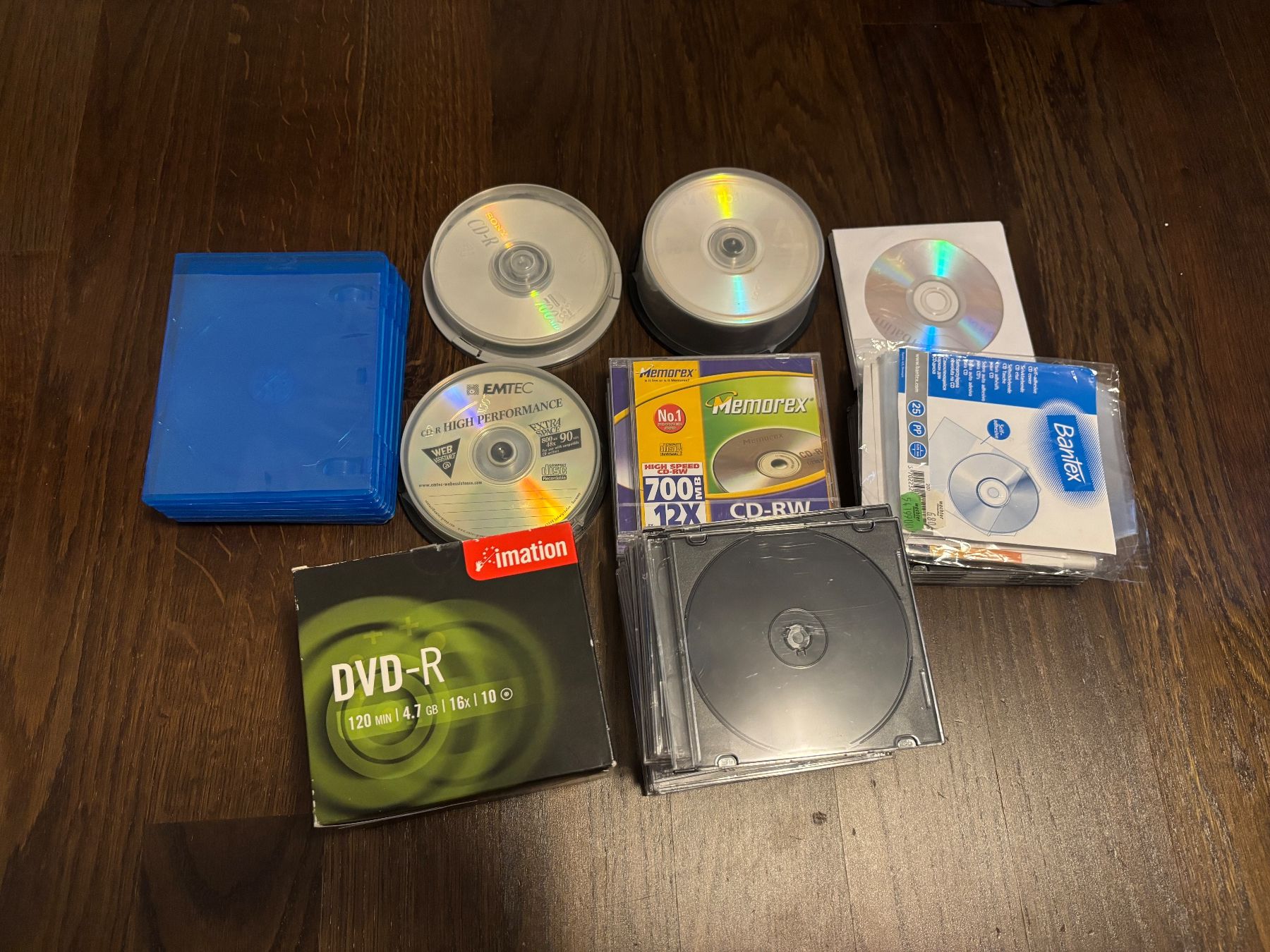 CD & DVD vergini: CD/DVD Rohlinge samt Hüllen - Set – Nuovo (secondo la descrizione) da Seuzach venduto da SawyerKingwood