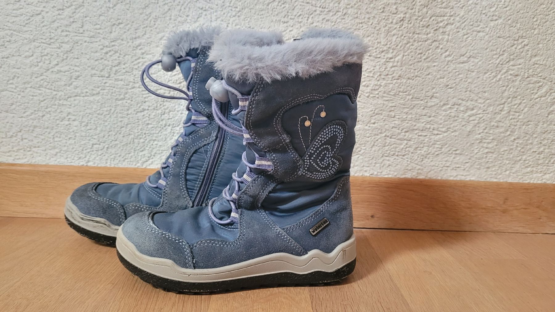 Scarpe per ragazze: Warme Winterstiefel, Grösse 29 – Usato da Uetendorf venduto da Heyhey3661 1