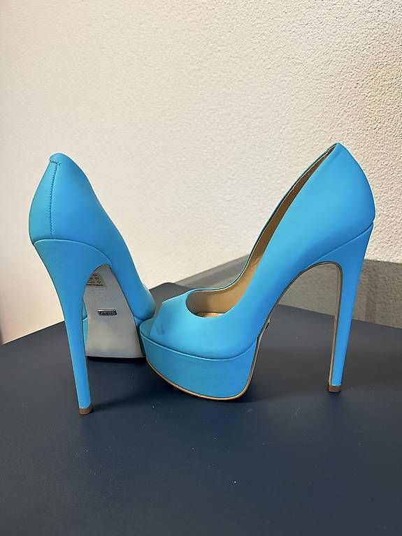 Scarpe da donna: Buffalo Gr 39 High Heels mit Plateau – Usato da Fislisbach venduto da sillycarmen 1