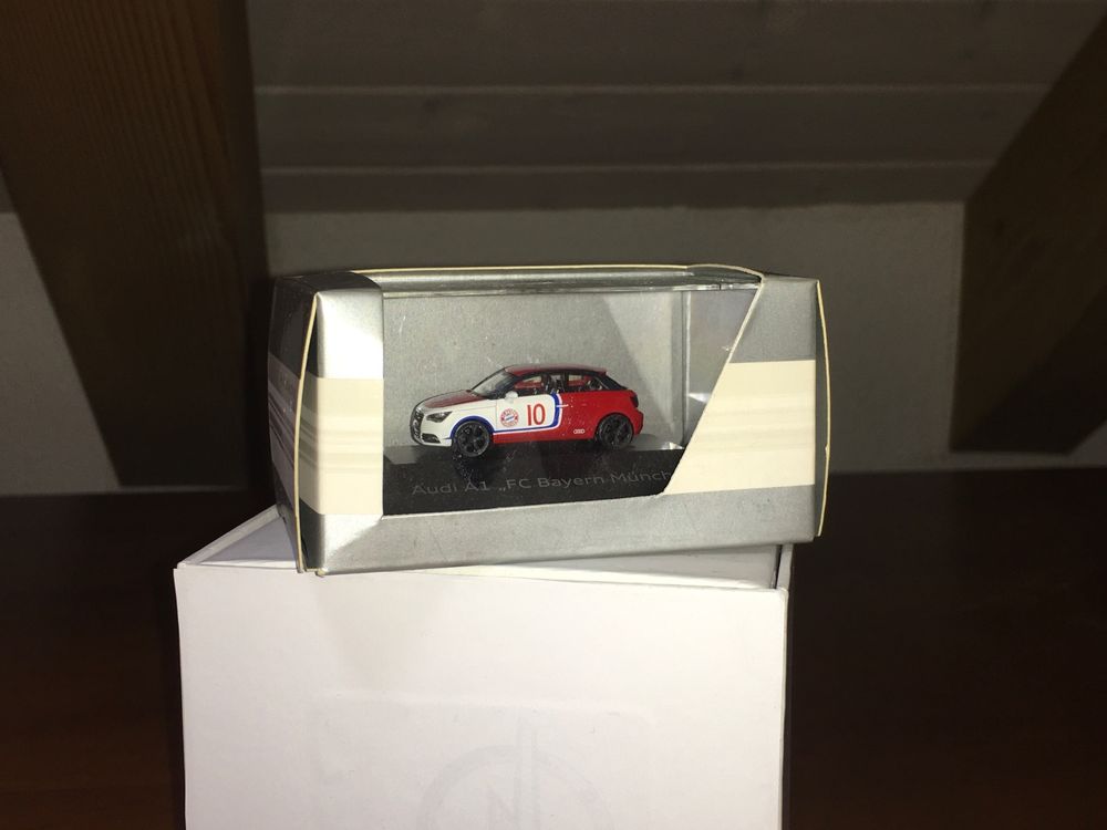 Audi A1 FC Bayern München 1:87 H0 Herpa Dealer Box (Neu und ...