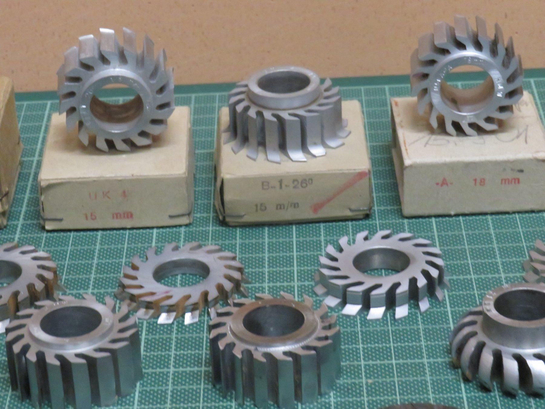 Tutti gli attrezzi: Milling cutter for shoe finishing machine – Usato da Elsau venduto da MANWITHVAN 2