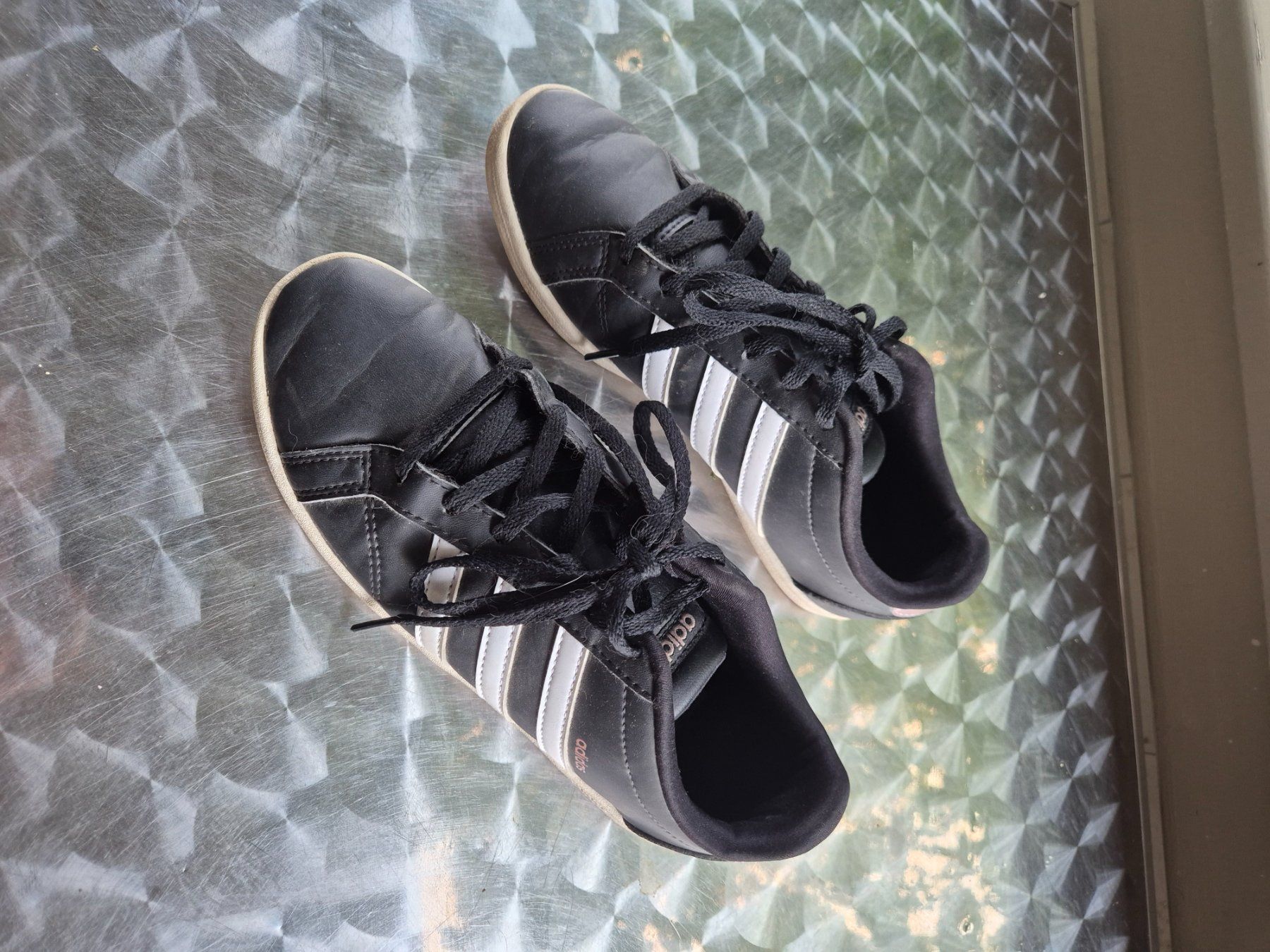 Adidas Scarpe da donna: Turnschuhe Adidas Grösse 37 – Usato da Uttigen venduto da Fendt01 1