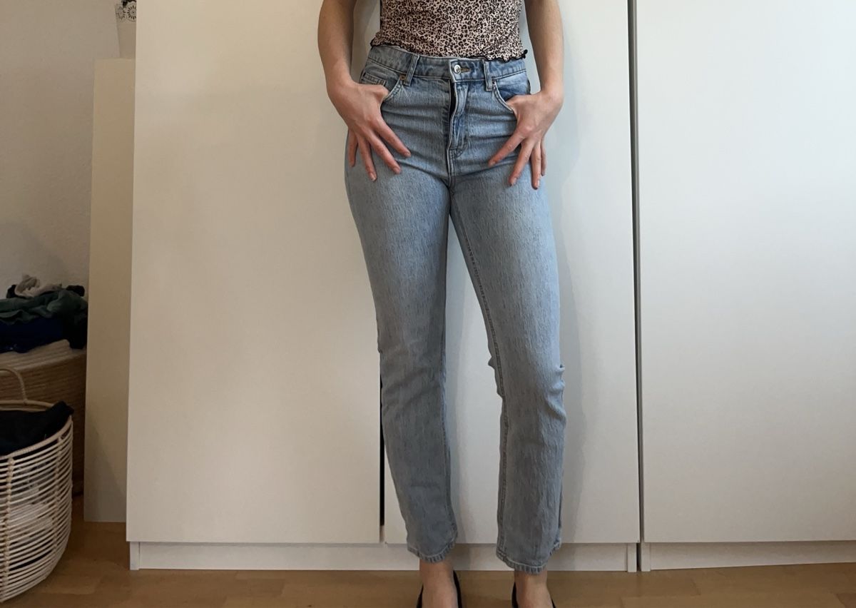 H&M Jeans: Straight leg jeans – Usato da Bern venduto da valery_la_cherry