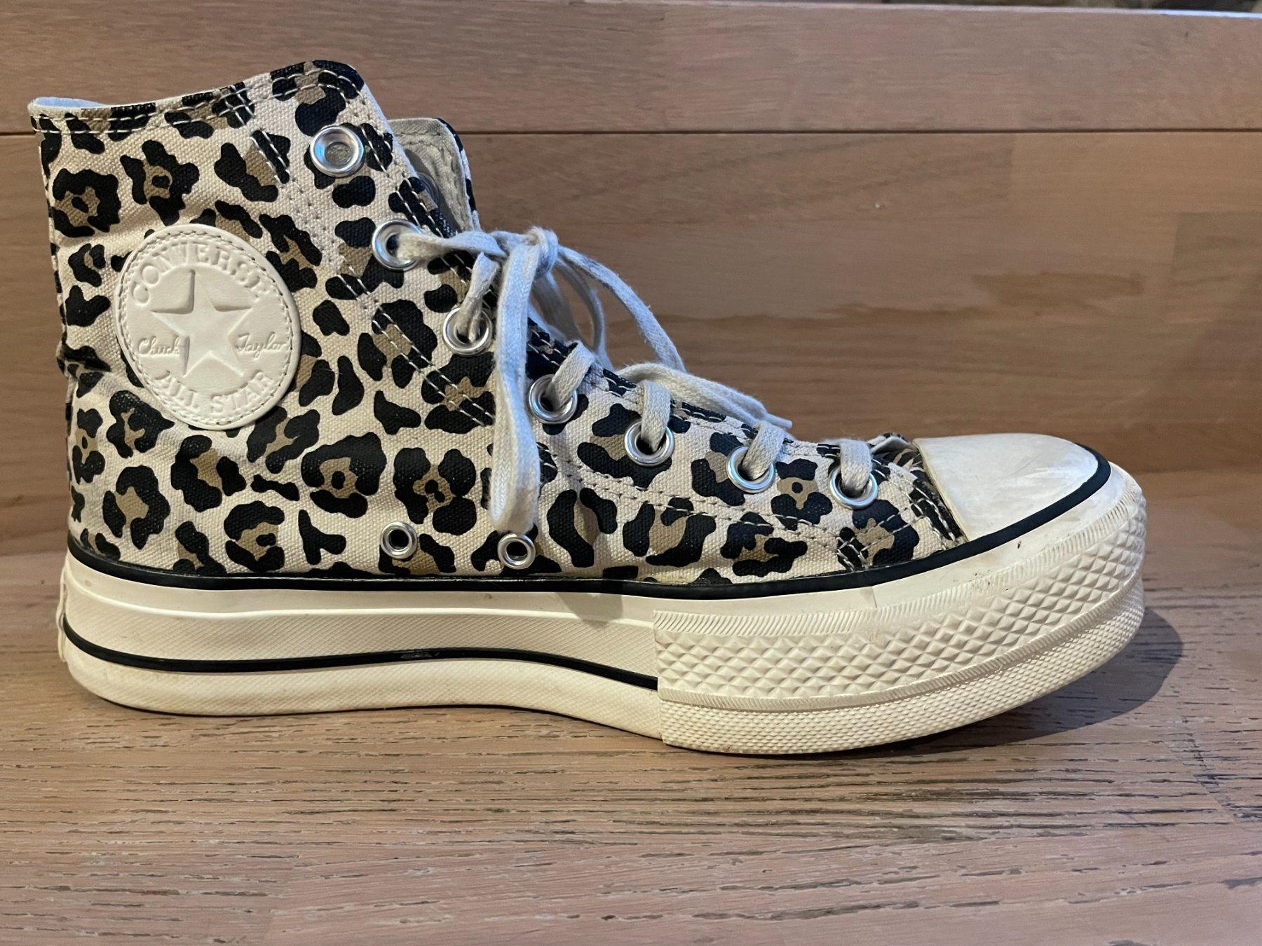 Converse Scarpe da uomo: Converse Hightop Leopardenmuster / Gr. 39 – Usato da Langnau am Albis venduto da KatG 4